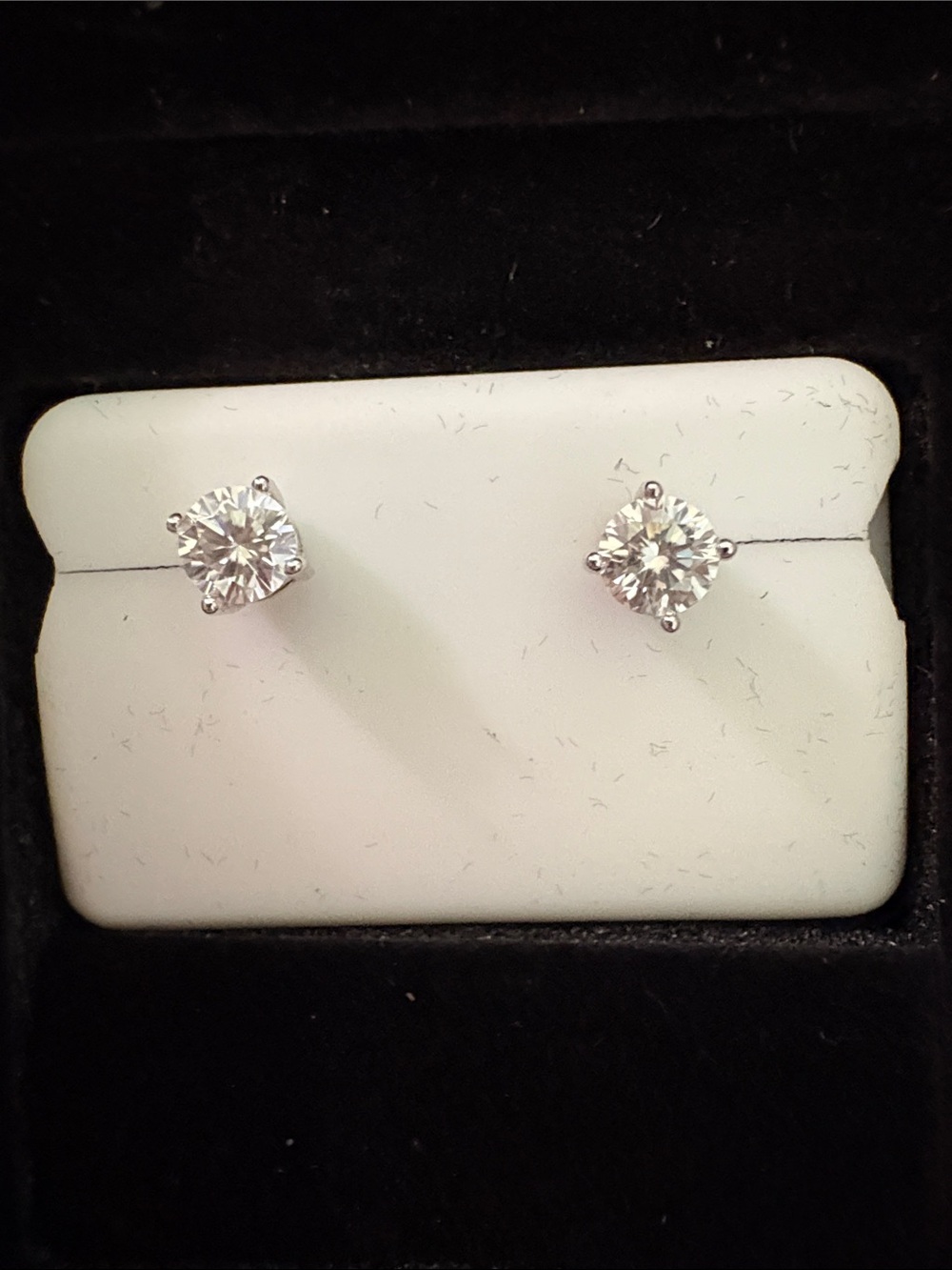 925 Silver Stud Earrings with moissanite